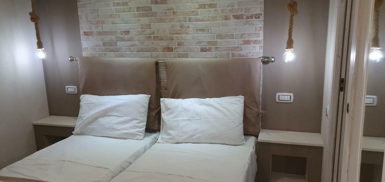 Guesthouse Luisella 卡利亚里 外观 照片