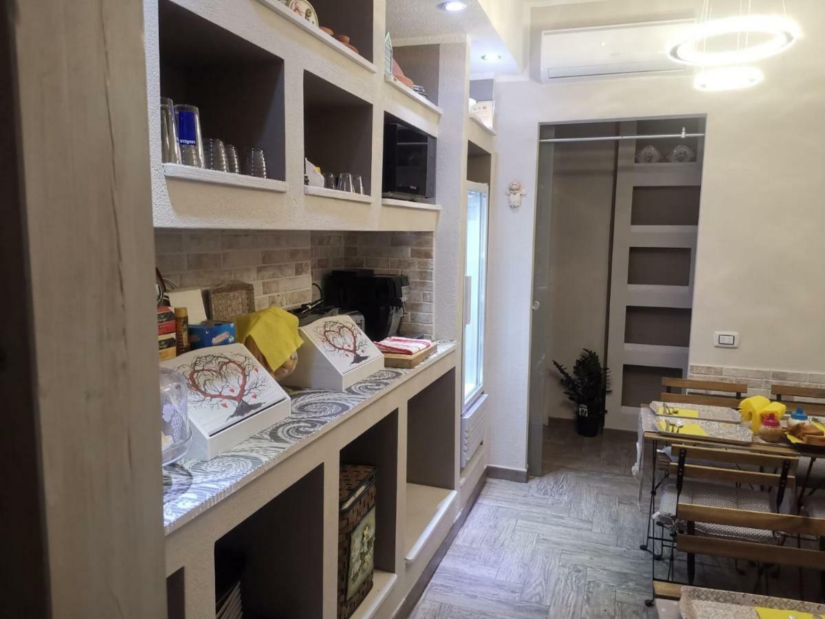 Guesthouse Luisella 卡利亚里 外观 照片